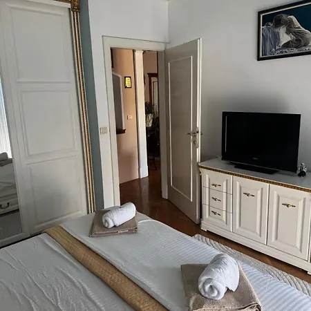 The Five Lux-center * Belgrade